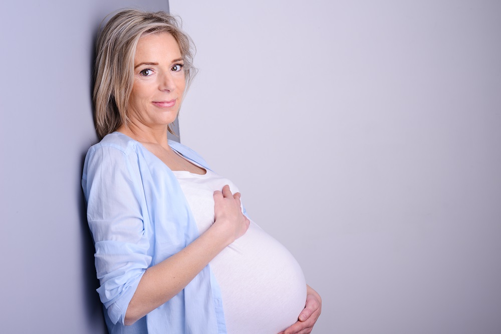 Gibt es eine Altersgrenze fr knstliche Befruchtung? - Storchgeflster -  Kinderwunsch & Schwangerschaft